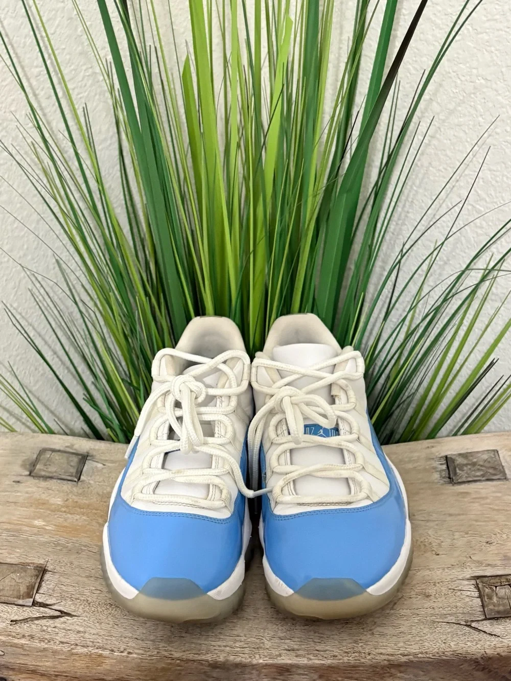 Jordan 11 Retro Low UNC 2017 Sneakers - Picture 4 of 8